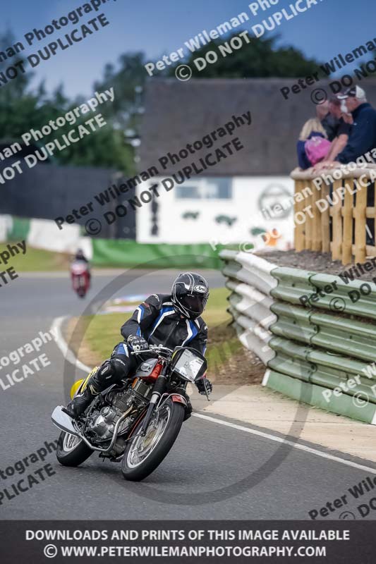 Vintage motorcycle club;eventdigitalimages;mallory park;mallory park trackday photographs;no limits trackdays;peter wileman photography;trackday digital images;trackday photos;vmcc festival 1000 bikes photographs
